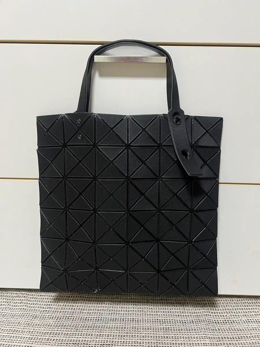 イッセイミヤケ バオバオ ルーセント トートバッグ