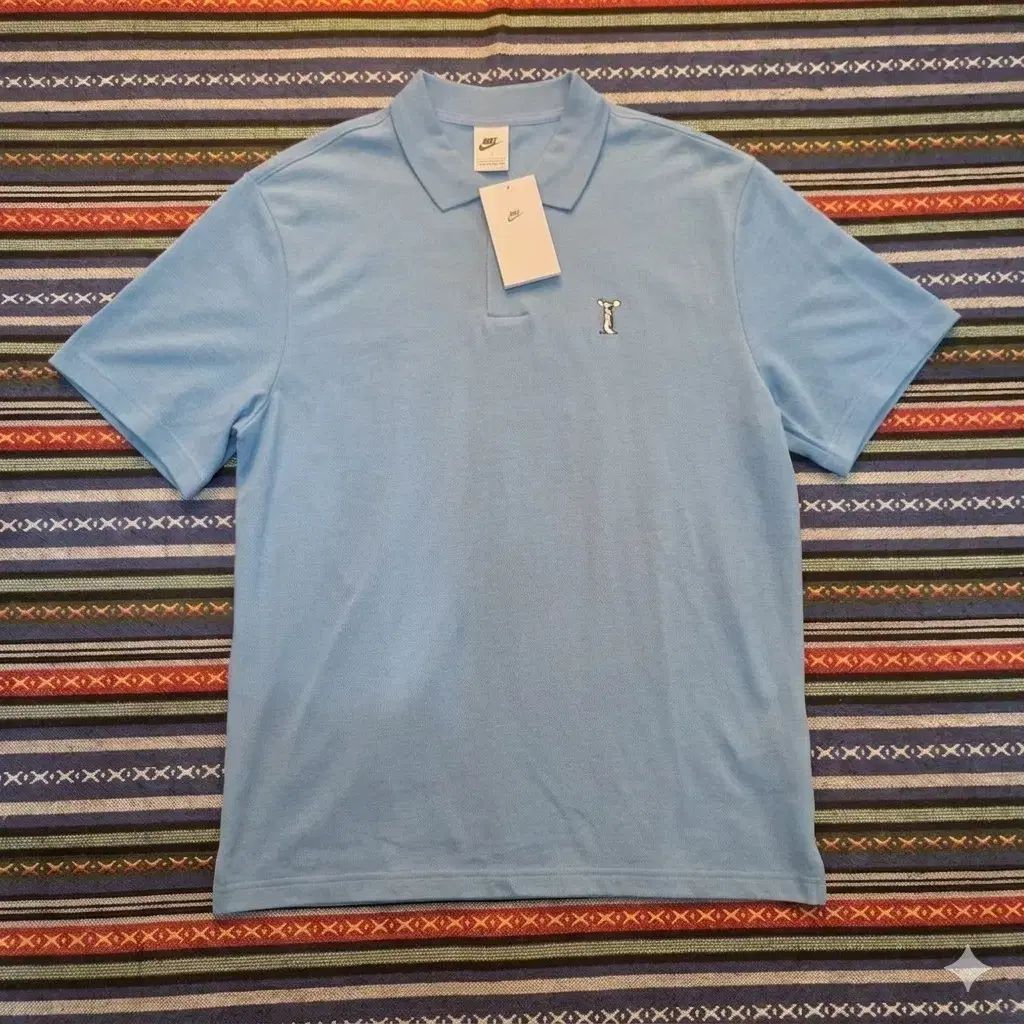 ナイキ スカイブルー カラーTシャツ 105 ほぼ新品 / ミニロゴ PKTシャツ