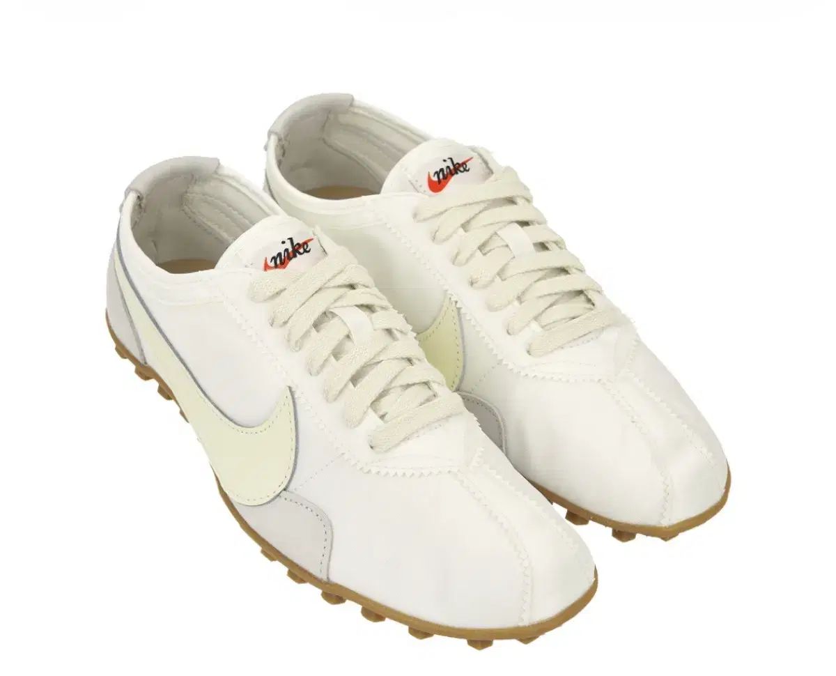 (新品) NIKE ムーンシューズ og 白 230