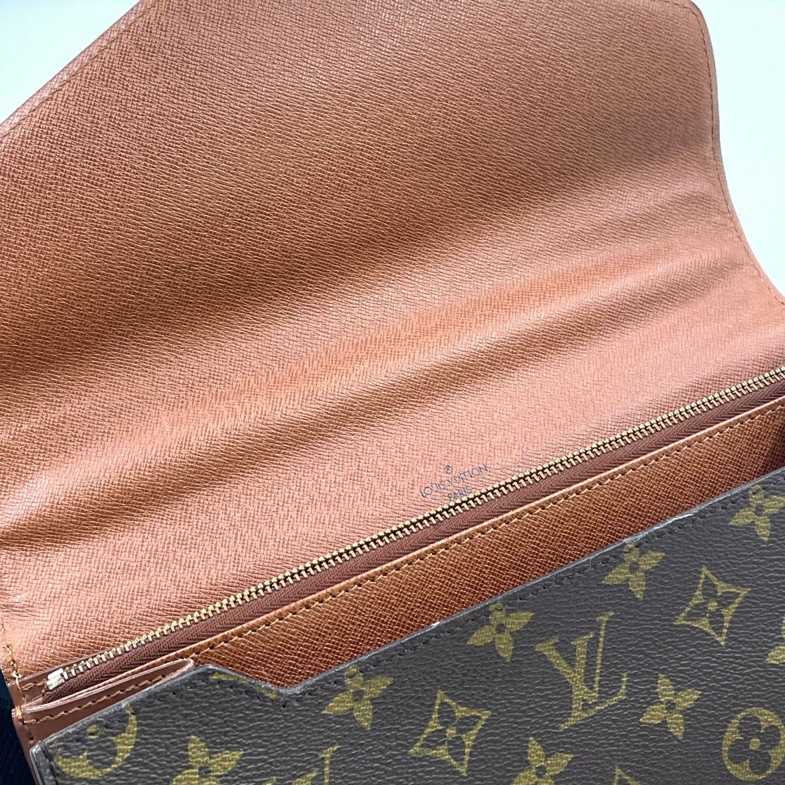 新着】LOUIS VUITTON コンコルド モノグラム 鍵付属なし レザー×PVC 