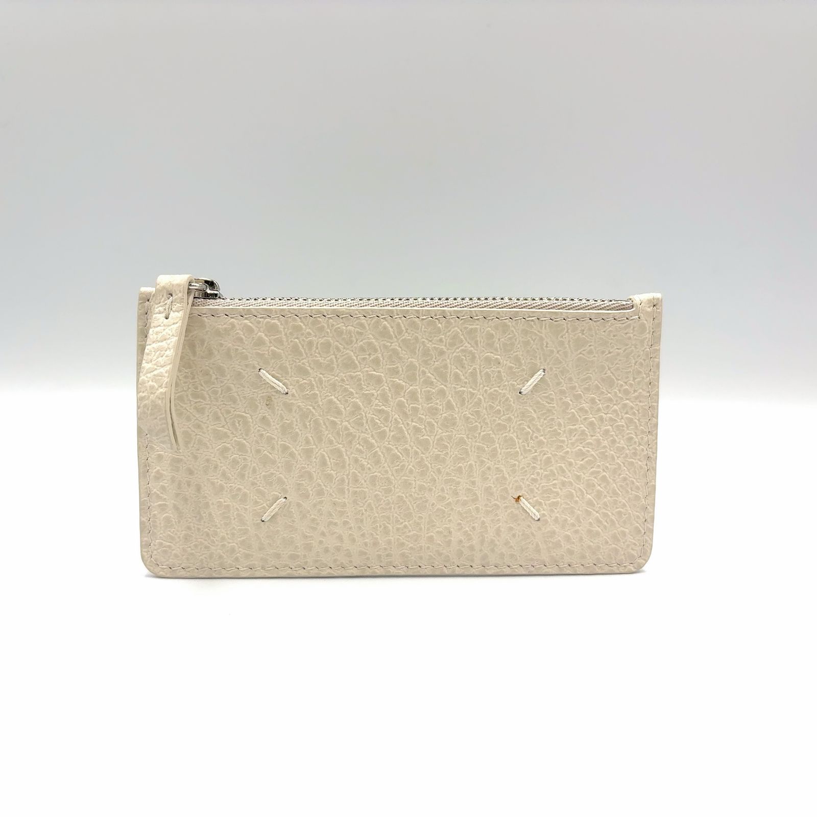 【新着】Maison Margiela 4ステッチ フラグメント カードホルダー レザー オフホワイト コインケース シルバー
