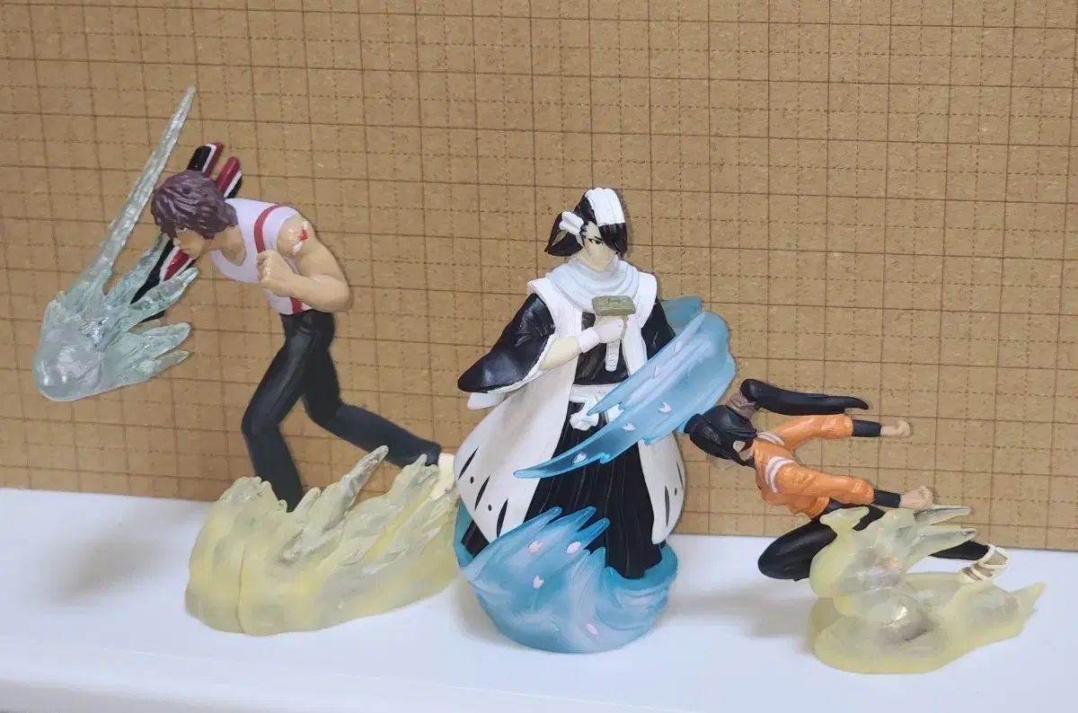 バンダイ BLEACH（ブリーチ）ミニ フィギュア 3種 まとめ 茶渡 وإي 《我妻》 夜一