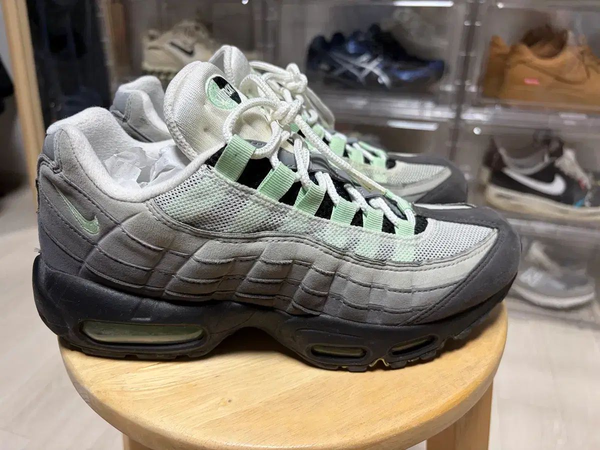 (中古)ナイキ エアマックス 95 OG ミント ラッシュ 250サイズ