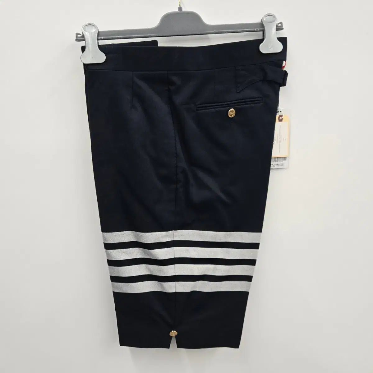 新品 百貨店購入 トム・ブラウン 4BAR ゴールド ズボン ハーフパンツ 1サイズ