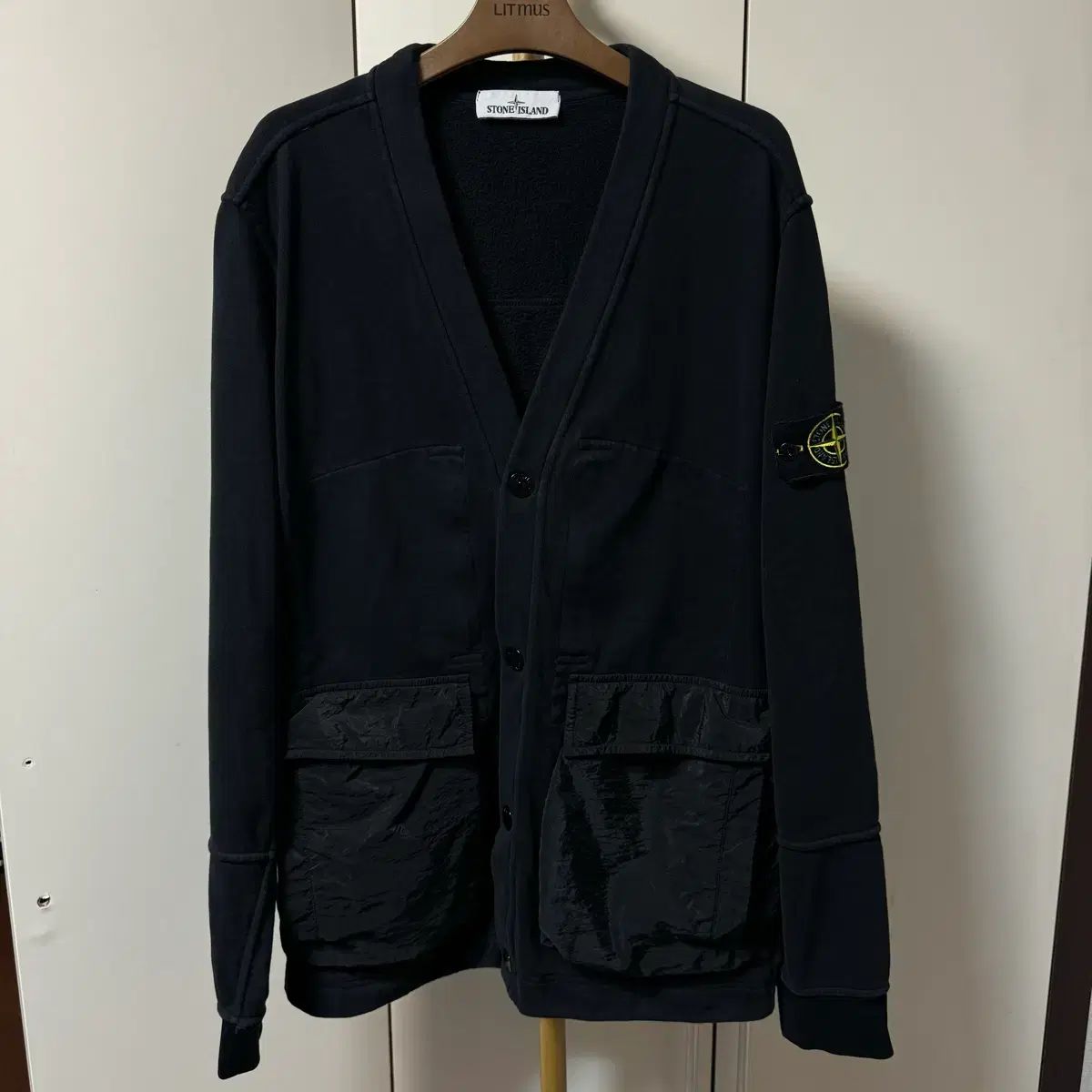 STONE ISLAND ストーンアイランド ポケット コットン カーディガン ブラック (百貨店購入)