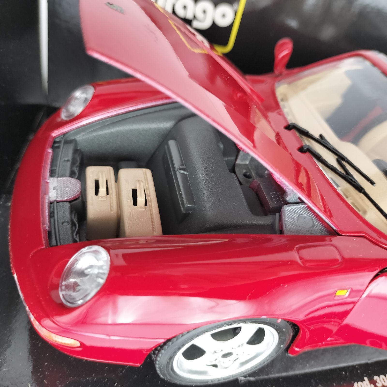 Bburago】ブラーゴ 1/18 ポルシェ 911 カレラ カブリオレ 1994 レッド