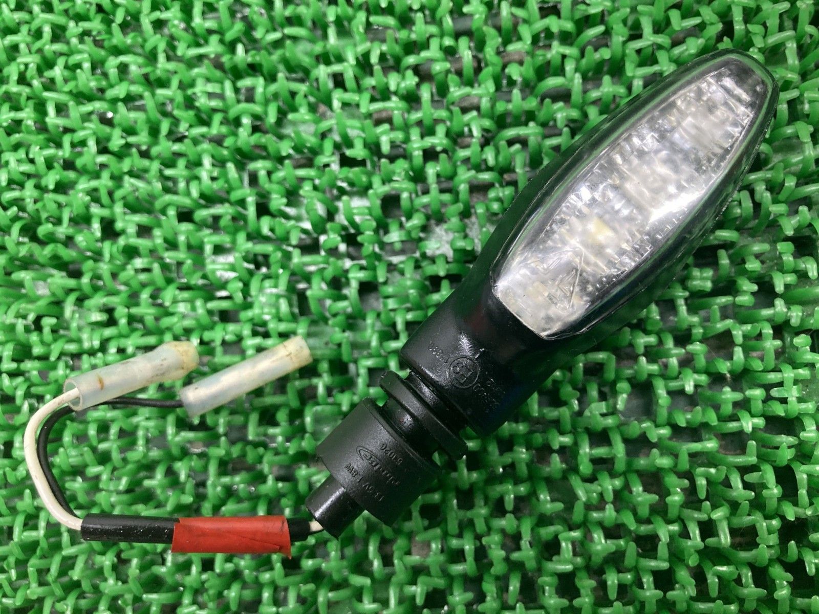 トライデント660 リアウインカー 片側 11896/63026 トライアンフ(TRIUMPH) 純正 中古 tX