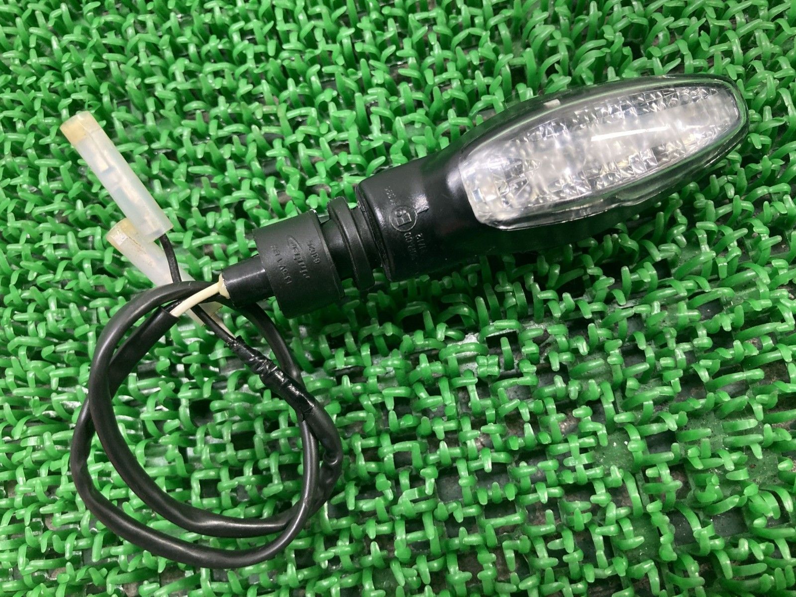 トライデント660 フロントウインカー 片側 11896/63026 トライアンフ(TRIUMPH) 純正 中古 tG