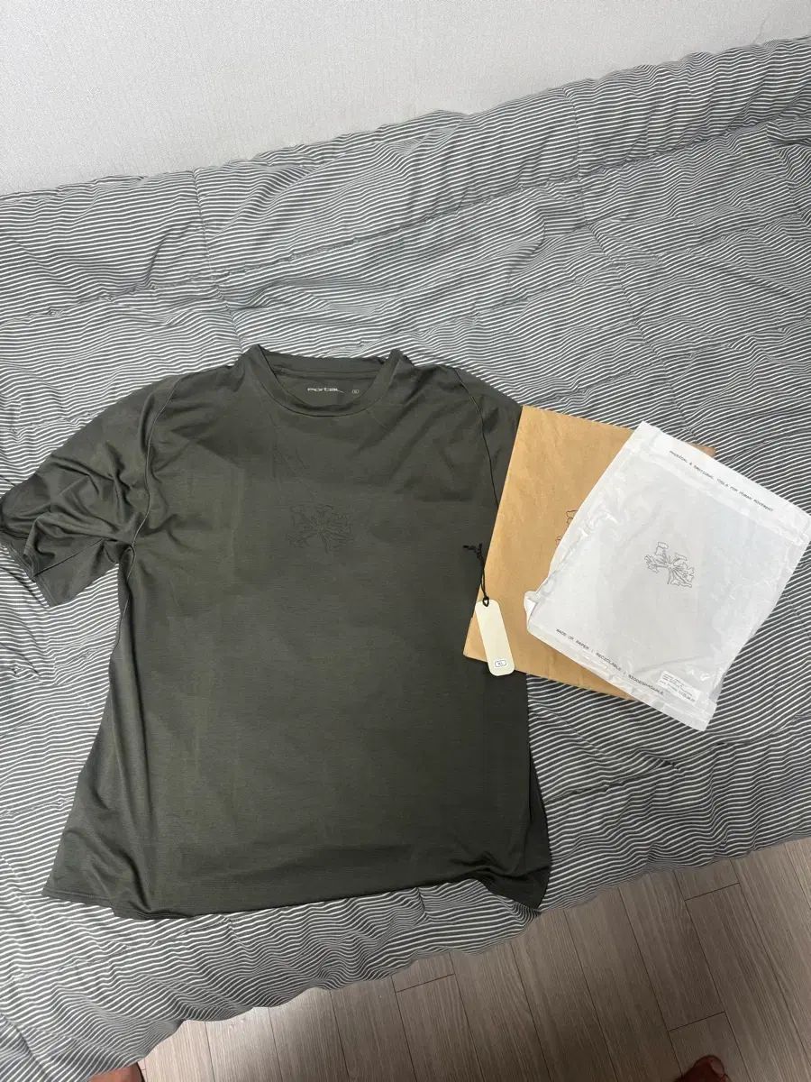 ポータル ランニング portal lateral peak Tシャツ DARK OLIVE XL