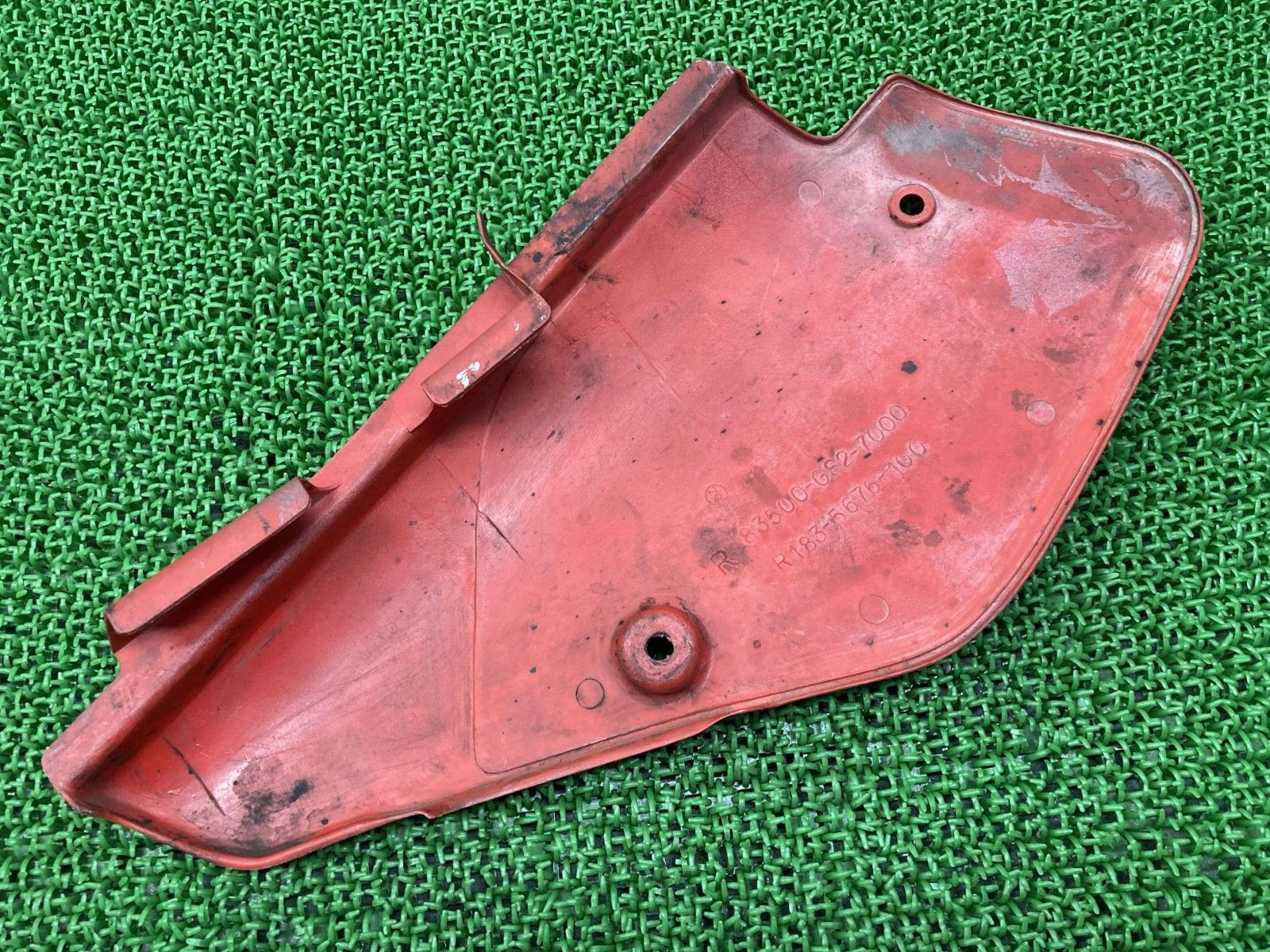 CRM50 CRM80 サイドカバー 右 赤 GW6 ホンダ 純正 中古 AD10 HD11 サイドカウル Tv CRM50 CRM80 サイドカバー 右 赤 GW6 ホンダ 純正 中古 AD10 HD11