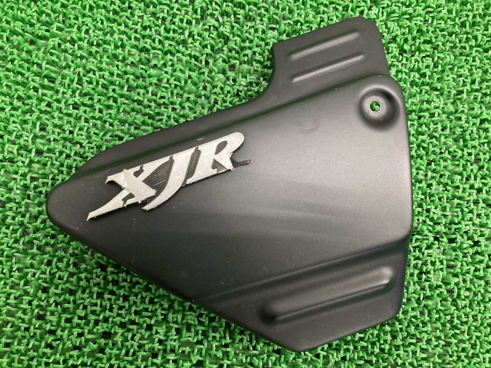 XJR400 サイドカバー 右 黒 ヤマハ 純正 中古 4HM ノーマルアルミ コケキズ無し Il