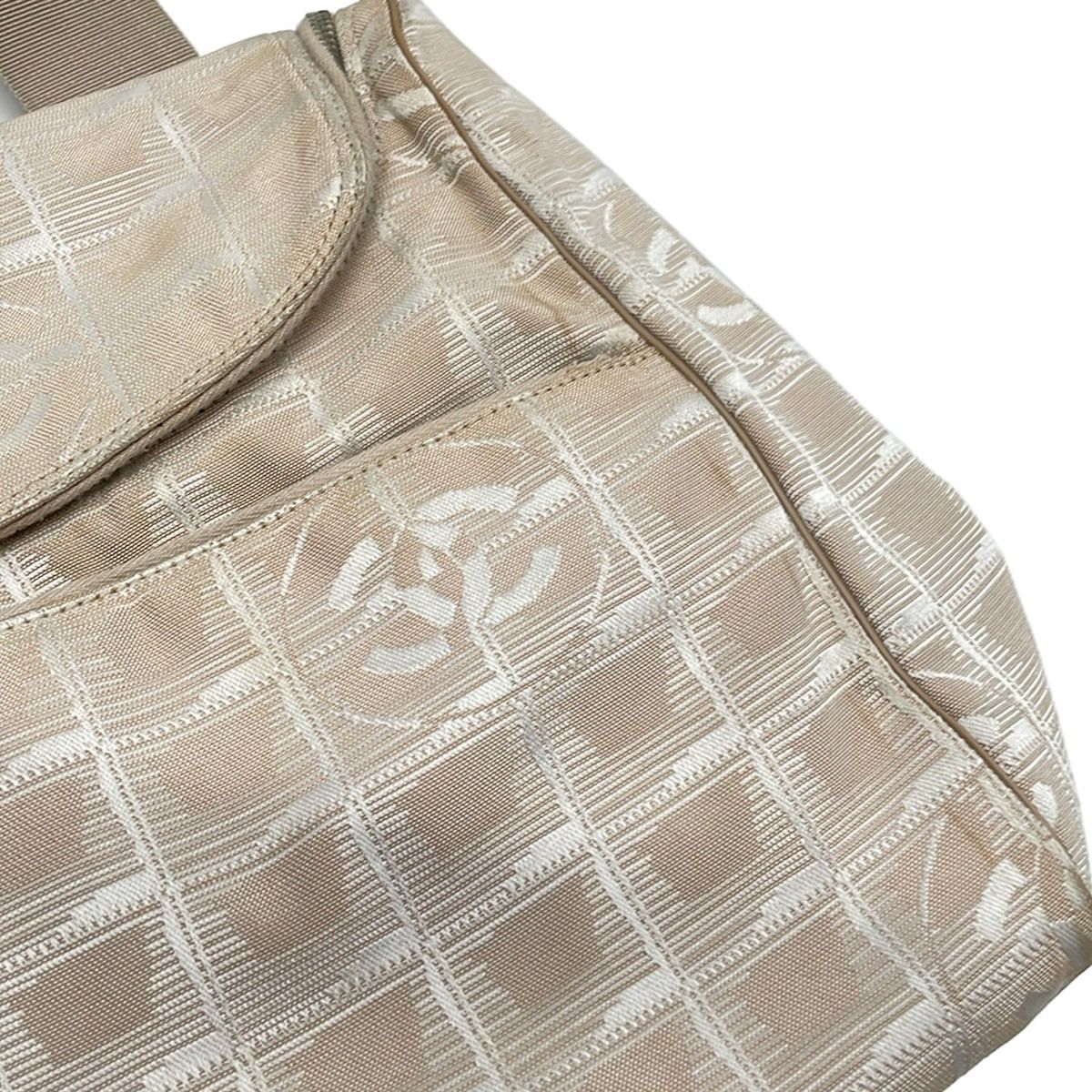 CHANEL(シャネル) リュックサック ニュートラベルライン A15958