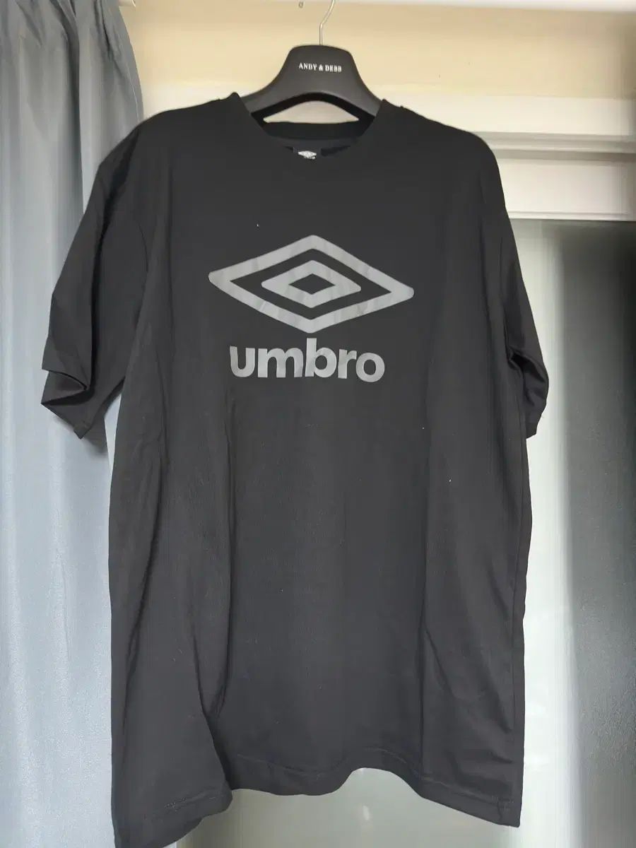 アンブロ umbro Tシャツ ブラック
