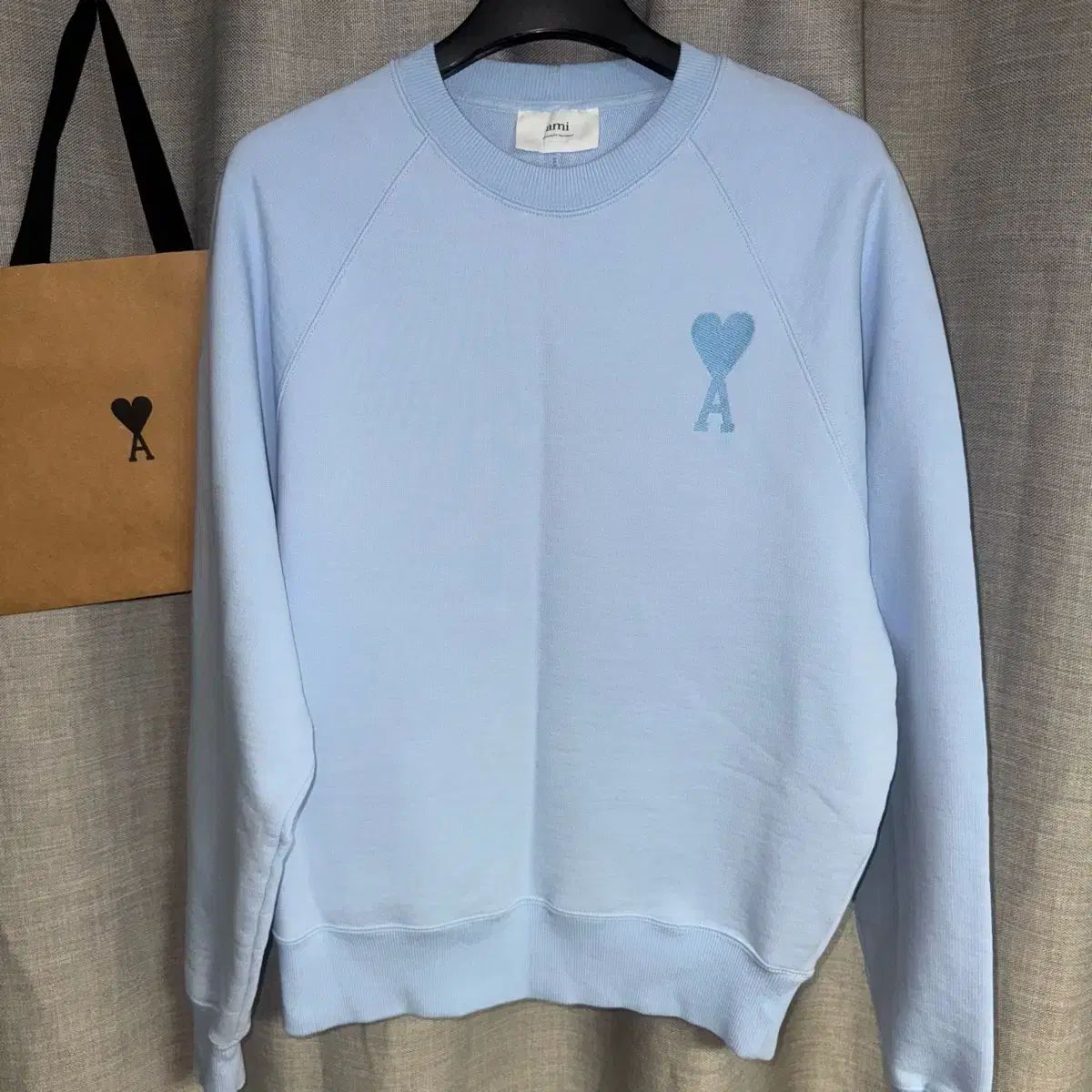 ((ほぼ新品)) アミ トンオントーン スウェット スカイブルー