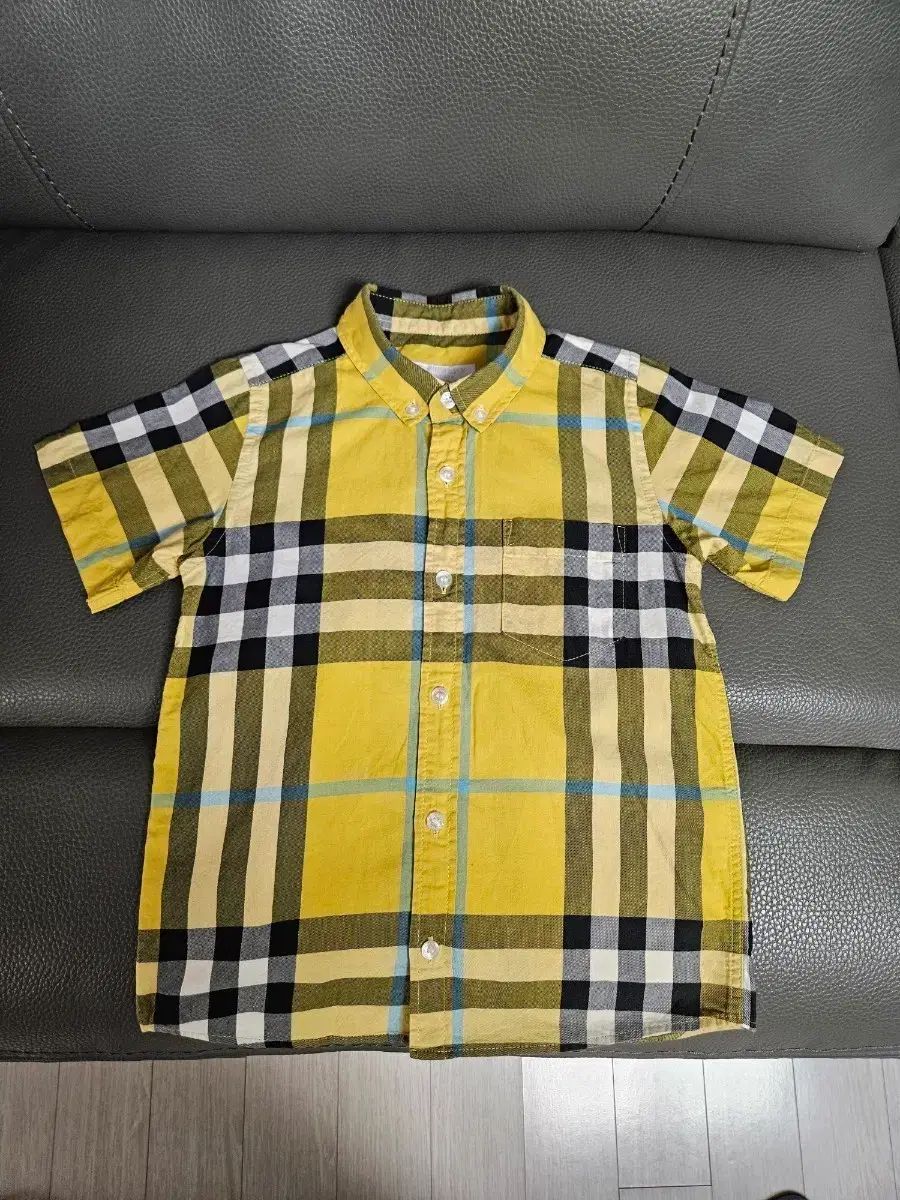 バーバリーキッズ シャツ 6y