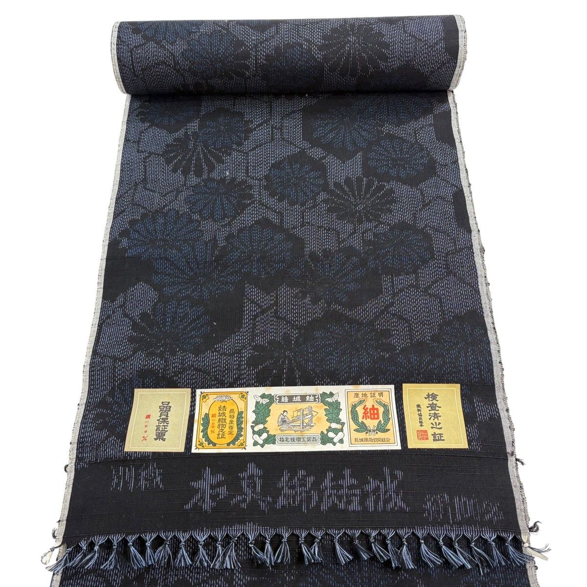 反物 秀品 紬 証紙 亀甲 花 青灰色 正絹 【中古】