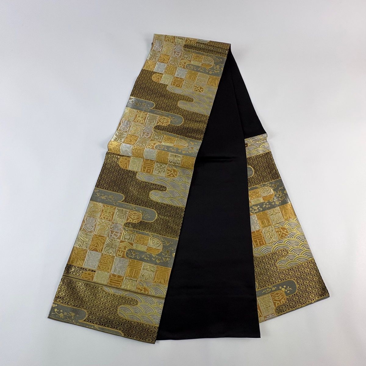 【美品】 袋帯 名品 川島織物 落款 関西仕立て 文字文 波 金銀糸 箔 金色 六通 正絹 【中古】