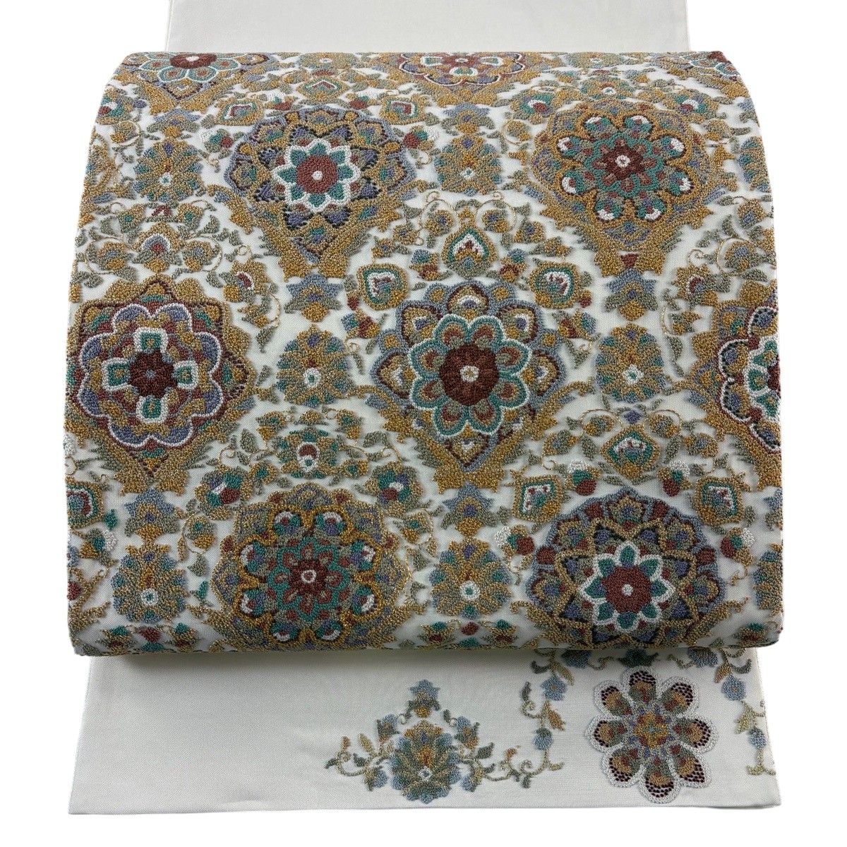 送料無料】袋帯 名品 華文 草花 金糸 相良刺繍 クリーム お太鼓柄 正絹