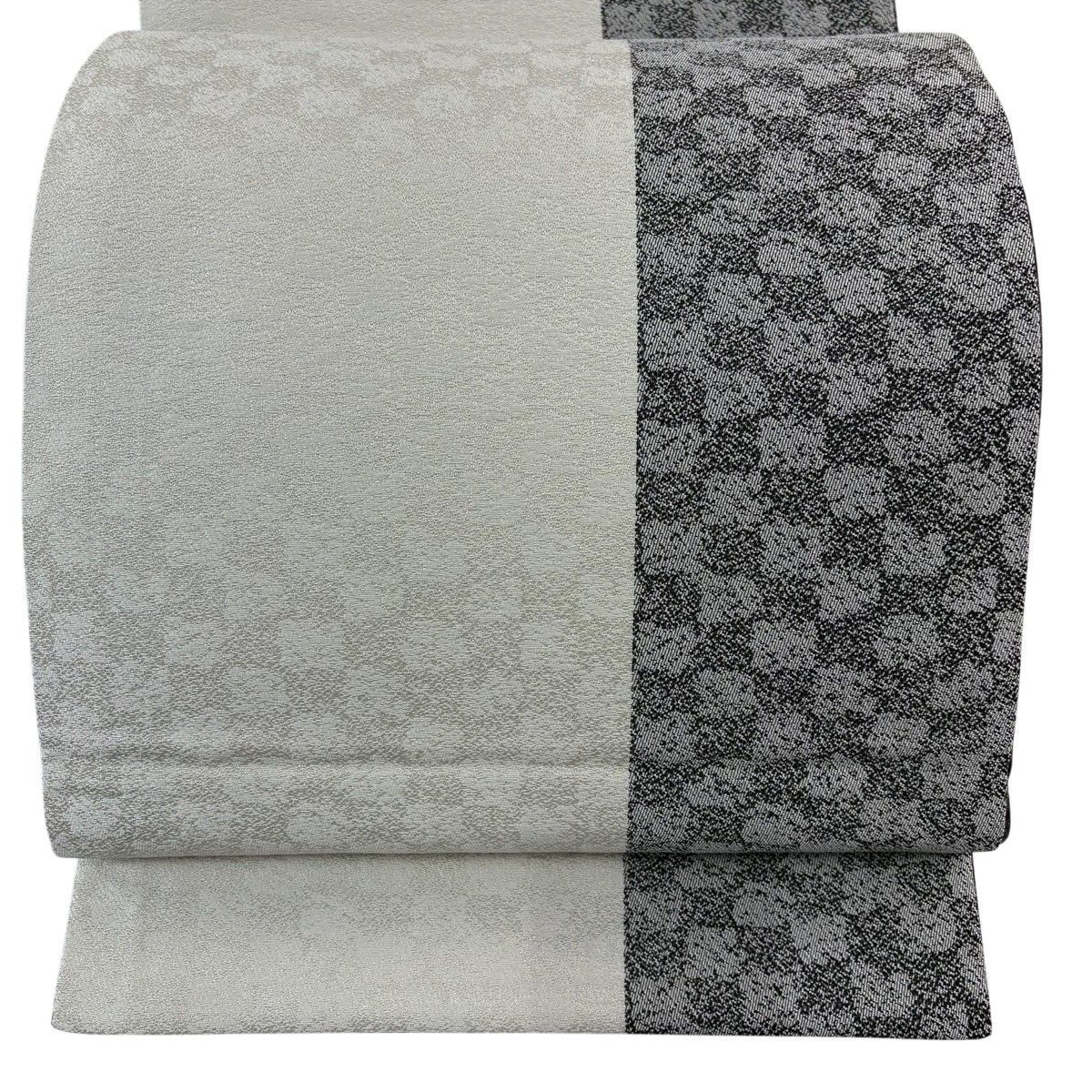 【美品】 袋帯 名品 変わり市松 幾何学模様 灰白 全通 正絹 【中古】