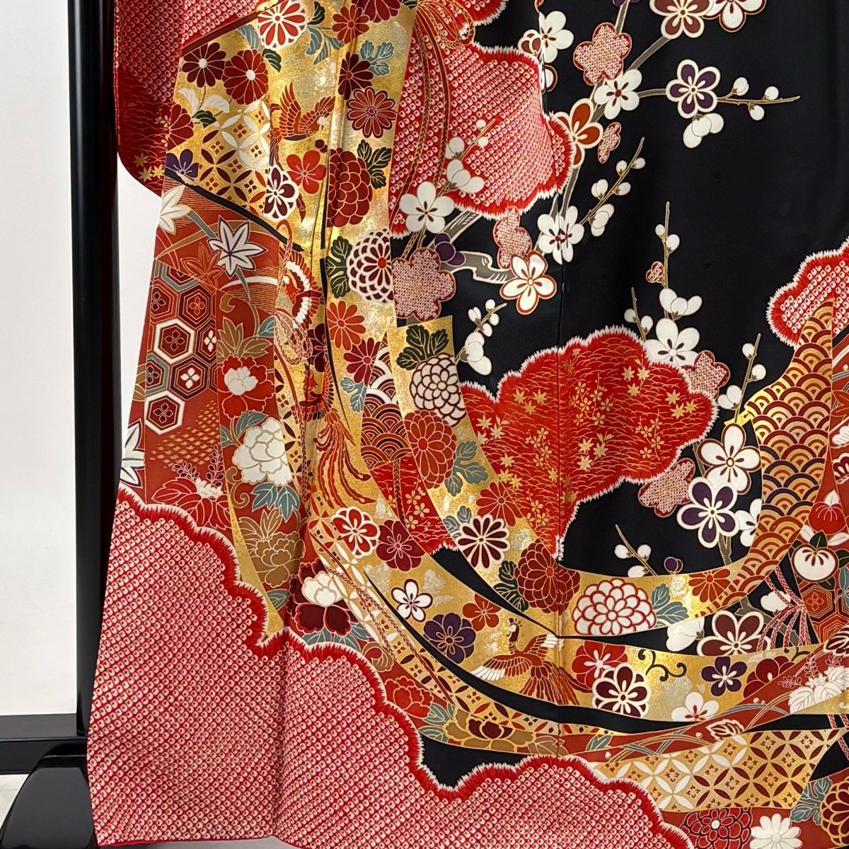振袖 身丈165cm 裄丈67.5cm L 袷 桜 山並み 金彩 黒 正絹 名品 中古