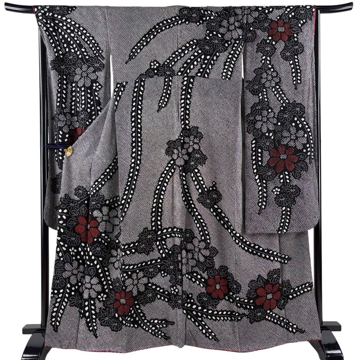 振袖 身丈164.5cm 裄丈67.5cm L 袷 菊 草花 絞り 黒灰 正絹 名品 【中古】