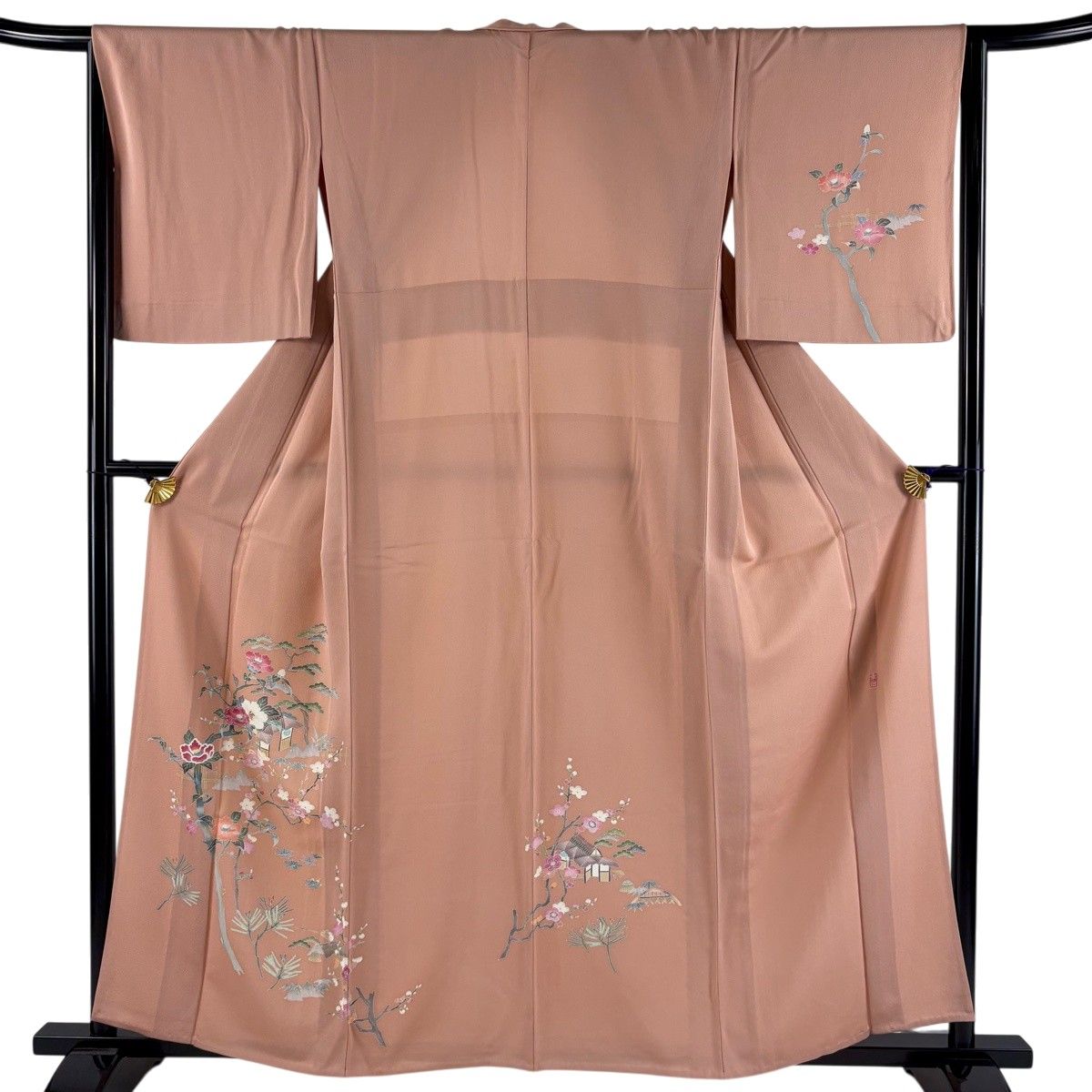 【美品】 付下げ 身丈160cm 裄丈66cm M 単衣 岡本幸治 加賀友禅 落款 枝花 松竹梅 ピンクベージュ 正絹 秀品 【中古】