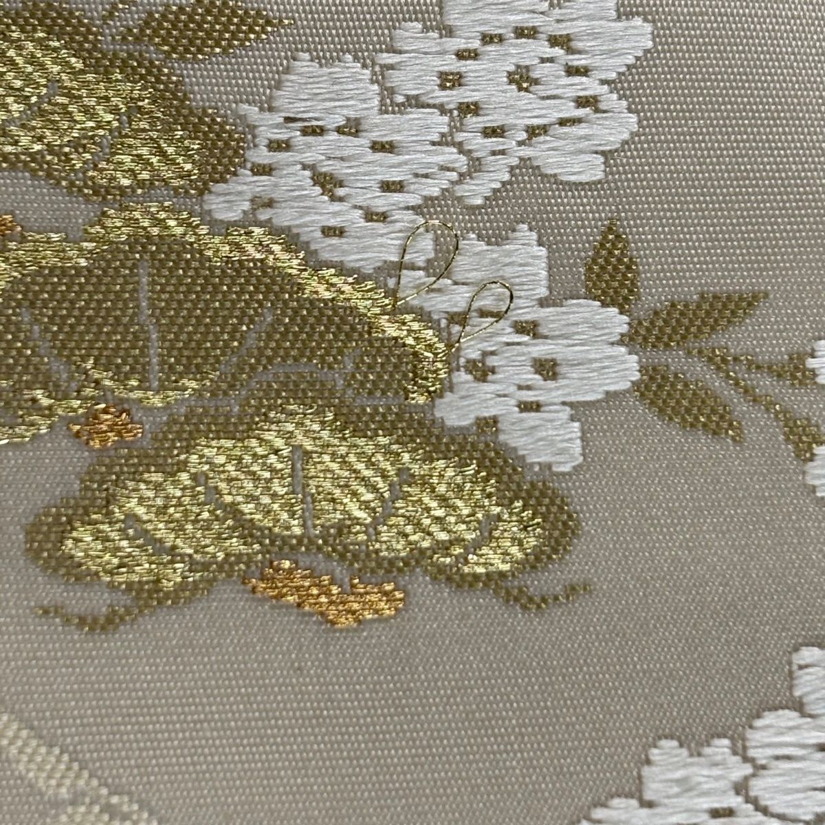 袋帯 秀品 亀甲文 桜 金糸 唐織 ベージュ 六通 正絹 【中古】 - メルカリ
