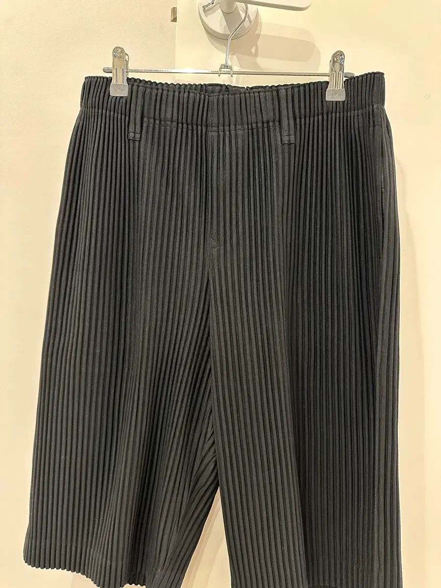 ISSEY MIYAKE オム プリーツ ハーフパンツ 出品