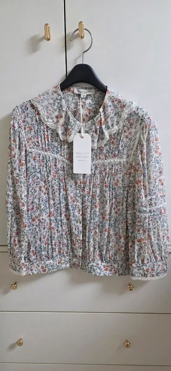 新品)サースデーアイランド フラワー ブラウス