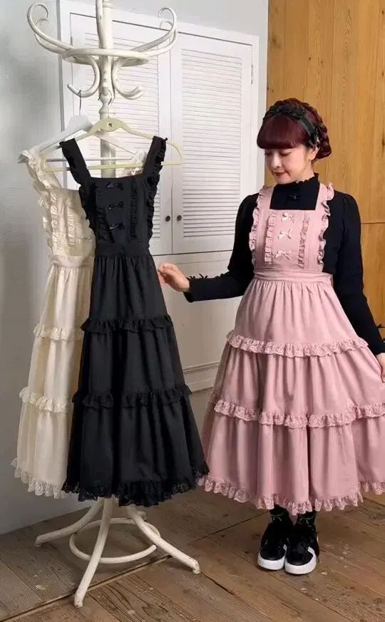 新品) Sanrio マロンクリームコラボ エプロン ジャンパースカート ピンク ロリータ ロリータ洋服