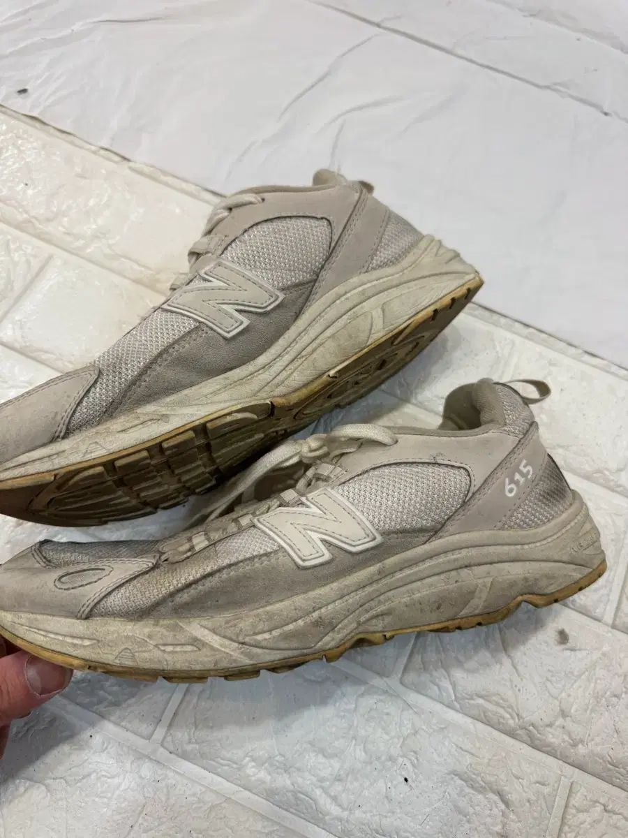 ニューバランス ベージュ スニーカー ML615KOE