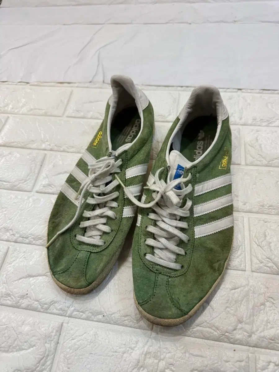 アディダス ガゼル OG ダークグリーン 275サイズ