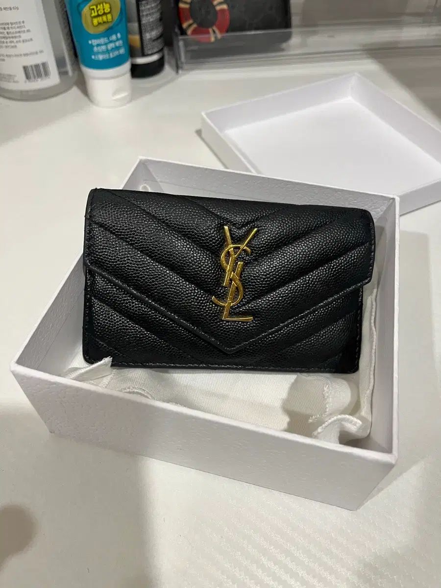 正規品 Saint Laurent サンローラン マトラッセ カードウォレット ブラック ゴールド