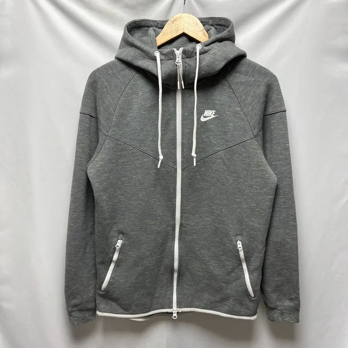 正規品/M NIKE テックパック ウィンドランナー グレー フーディー ジップアップ
