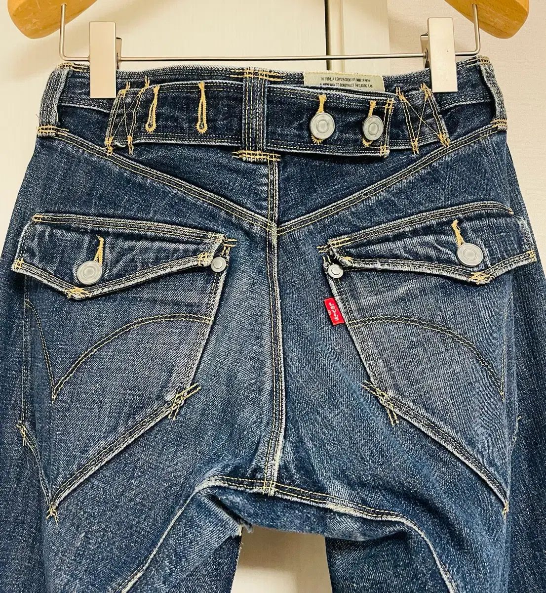 リーバイス シンチバック エンジニアドジーンズ