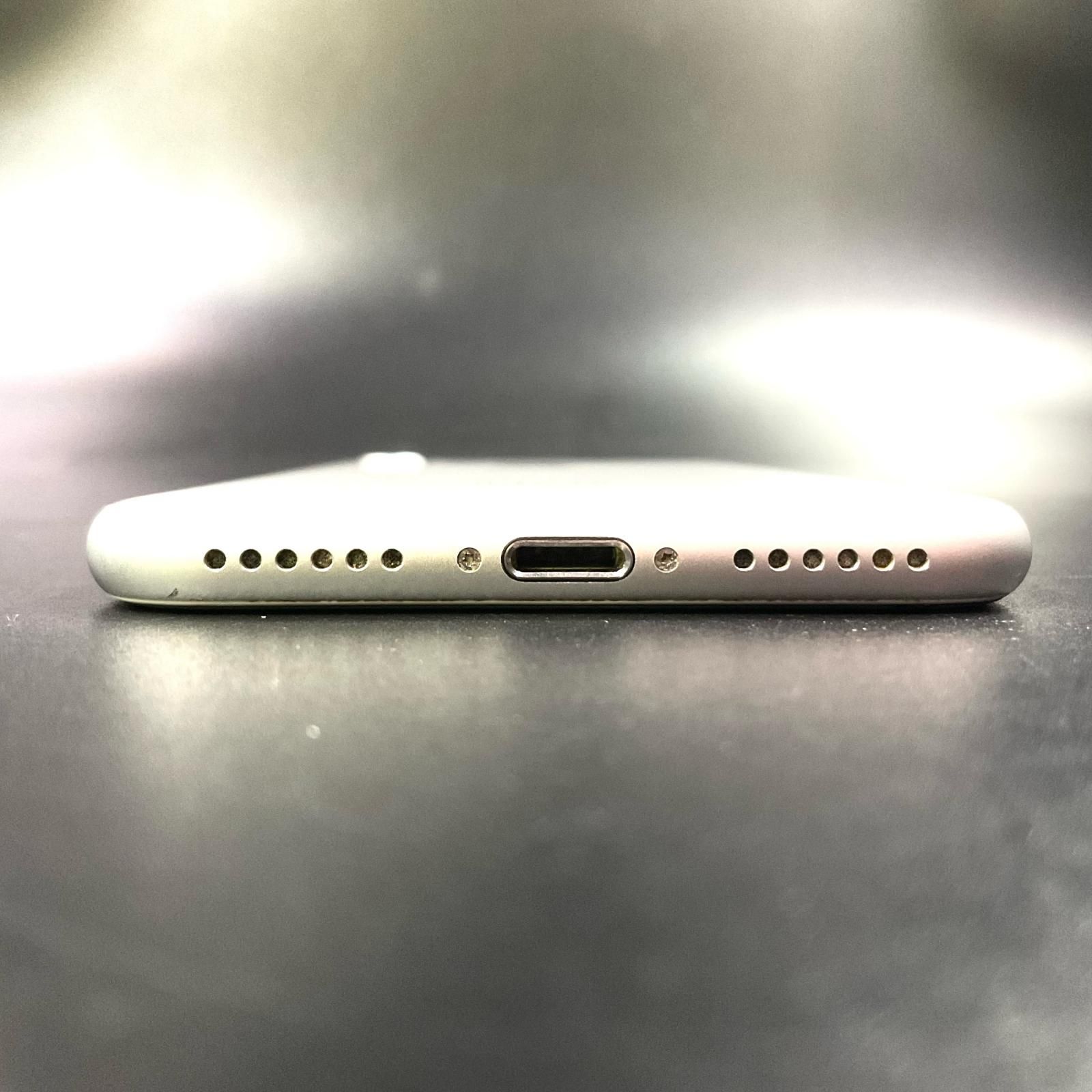 iPhone 8 64GB シルバー Softbank【難有】 - メルカリ