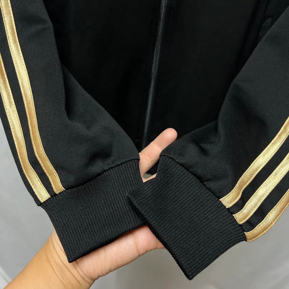 正規品/95 adidas 3本線 GOLD/BLACK ヨーロッパ トラックジャージ