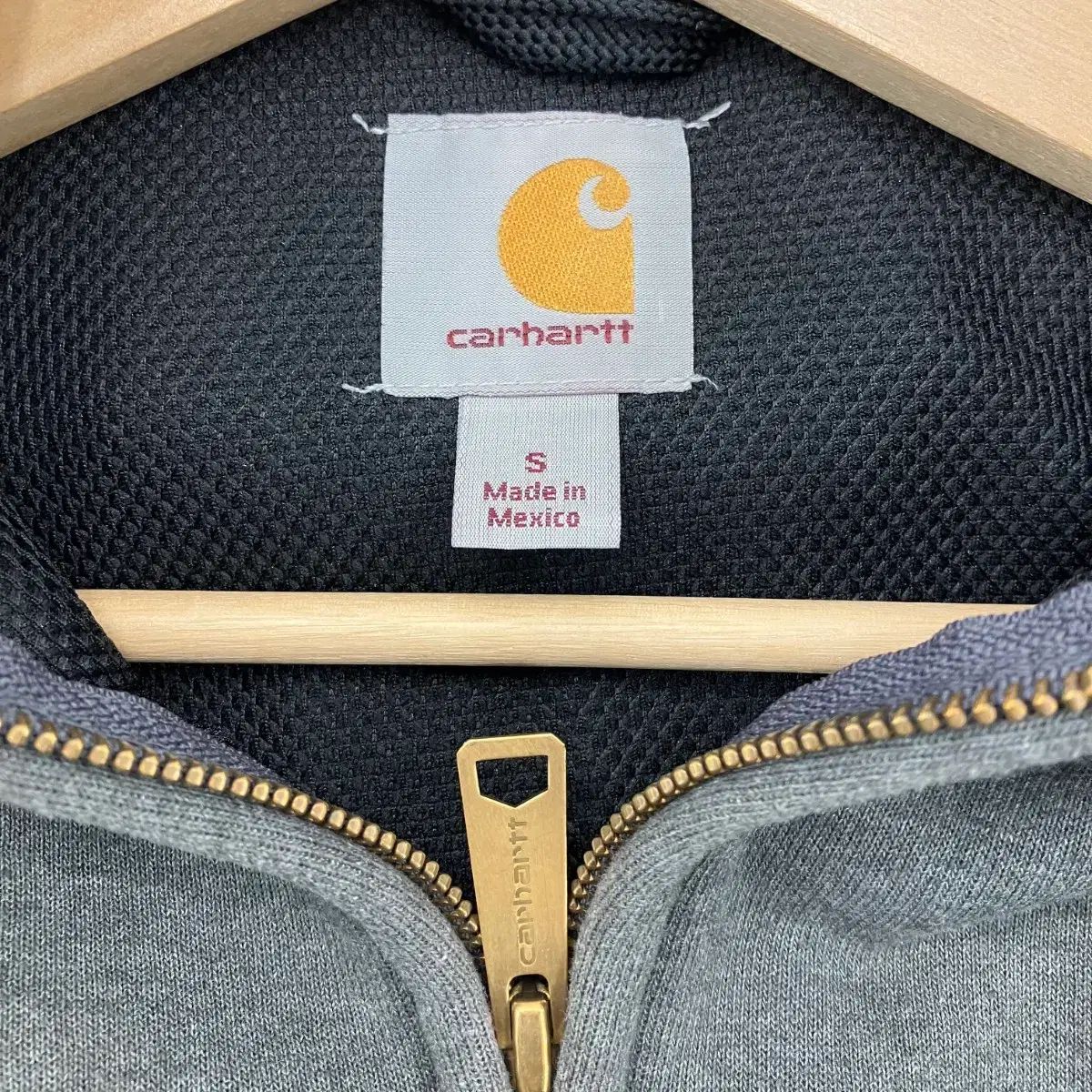 Carhartt カーハート グレー フード ジップアップ - メルカリ