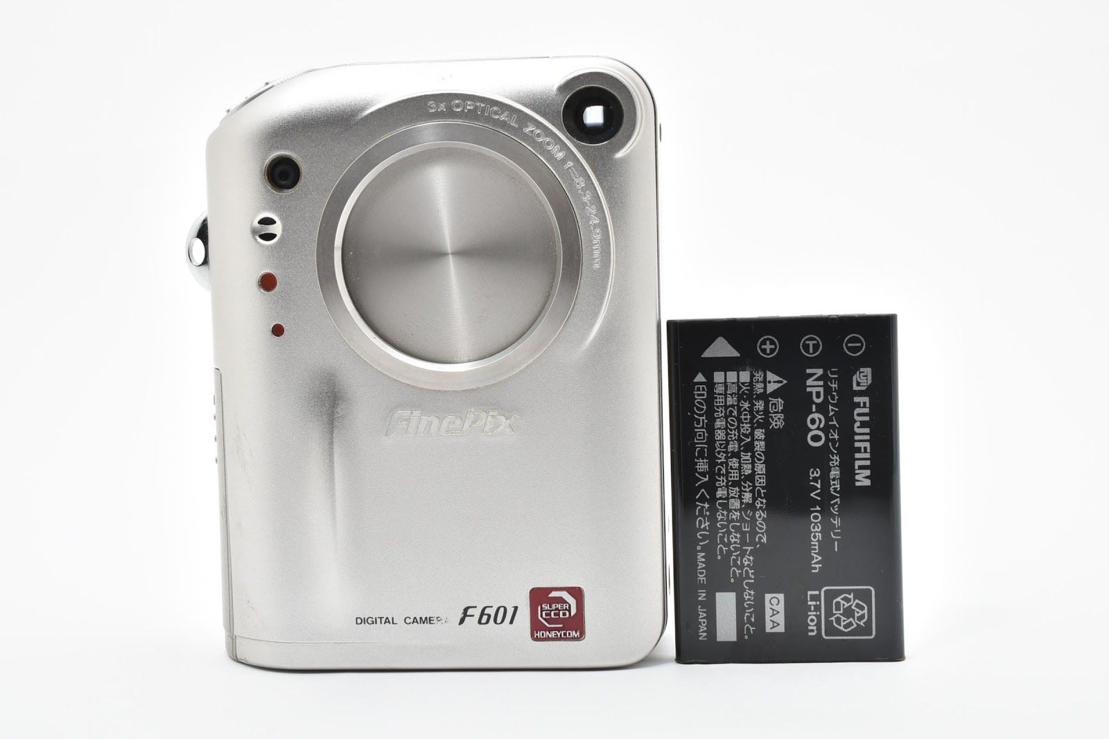 ☆ フジフイルム FUJIFILM FINEPIX F601 デジタルカメラ ☆ #8433