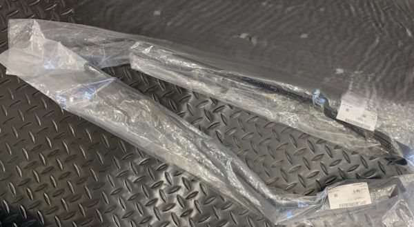 スバル 純正品 フォレスター SG5 A～F フロントワイパーアーム 左右セット Front Wiper Arms, Left/Right set