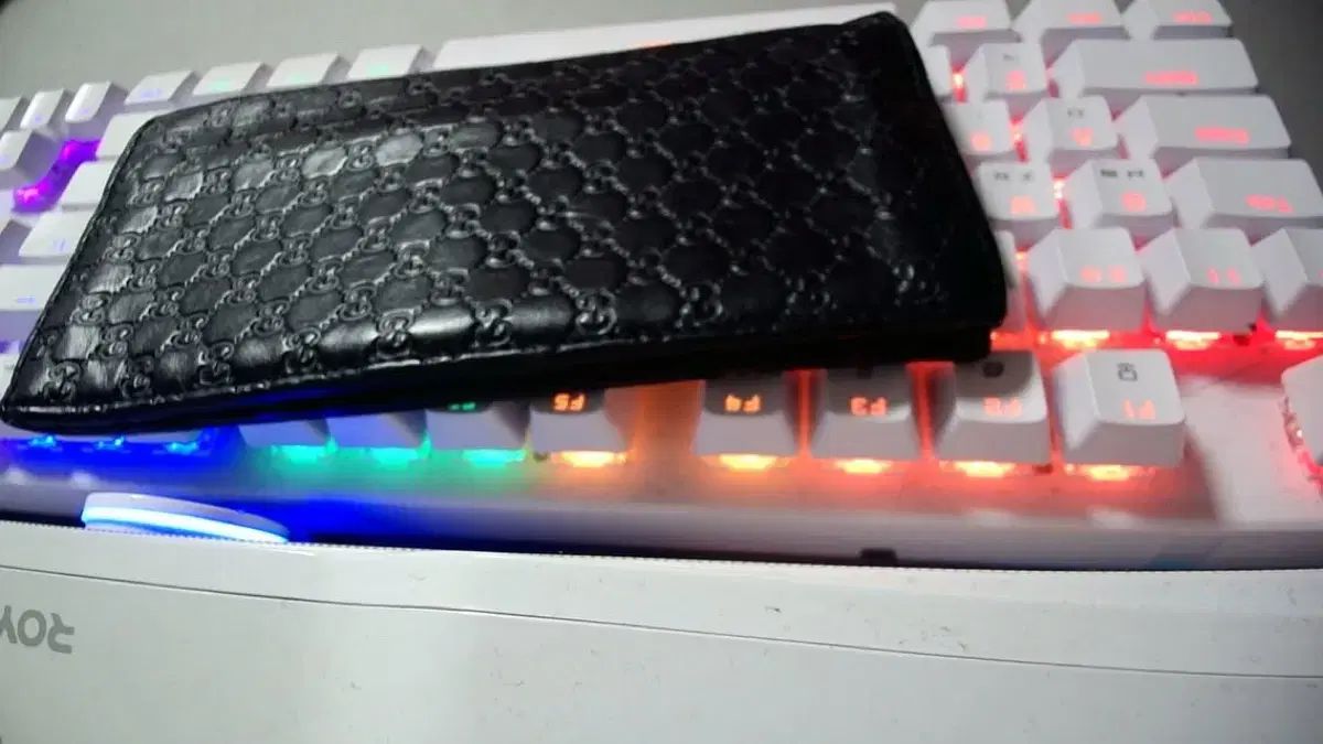 グッチ GG パータン 二つ折り財布 ブラック