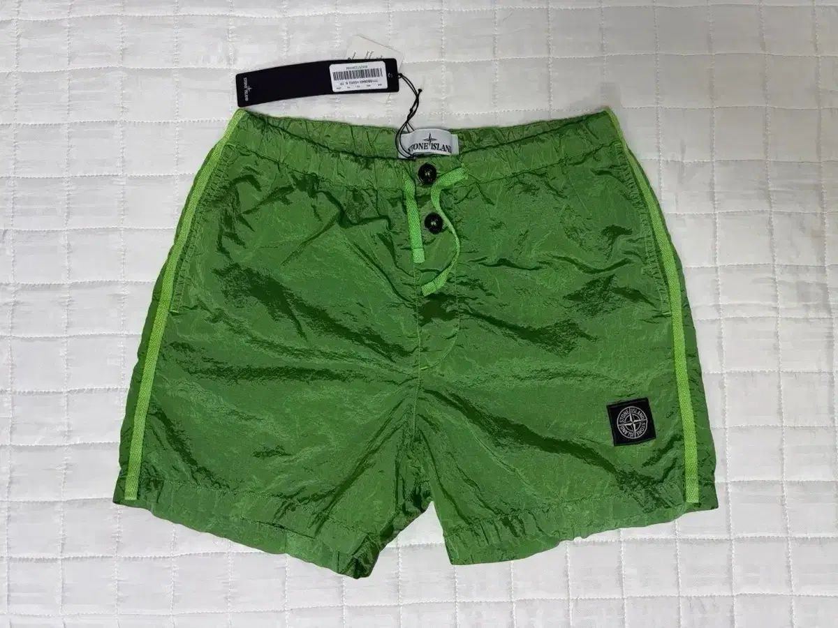 新品) ストーンアイランド ナイロン メタル Swim ショーツ ハーフパンツ S