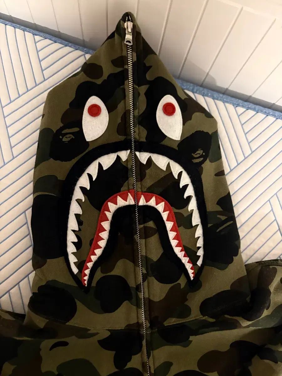 正規品 A BATHING APE アベイシングエイプ 迷彩柄 シャーク ジップ
