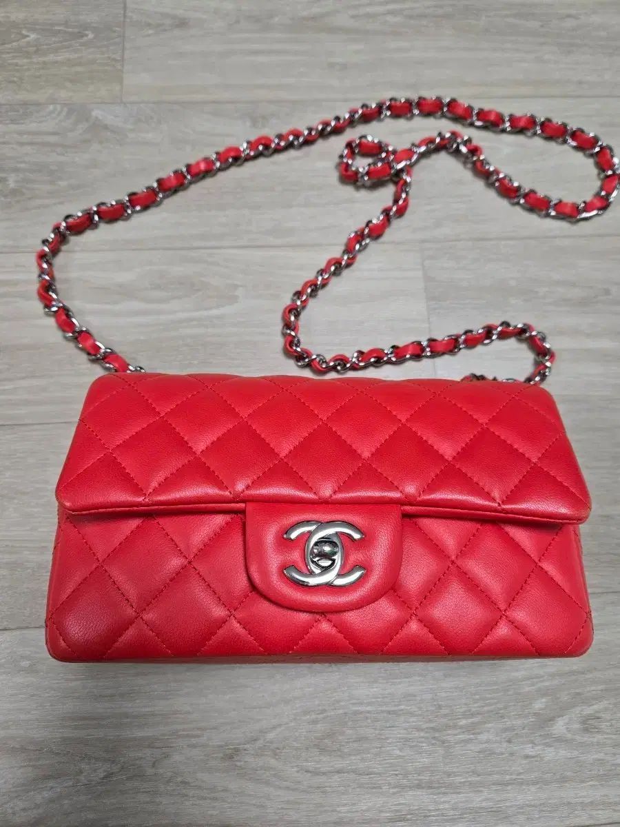 CHANEL シャネル クラシック Classic フラップ Rab(ラブ)バッグ ニューミニ NewMini レッド Red キルティング Quilting チェーン Chain バッグ Bag