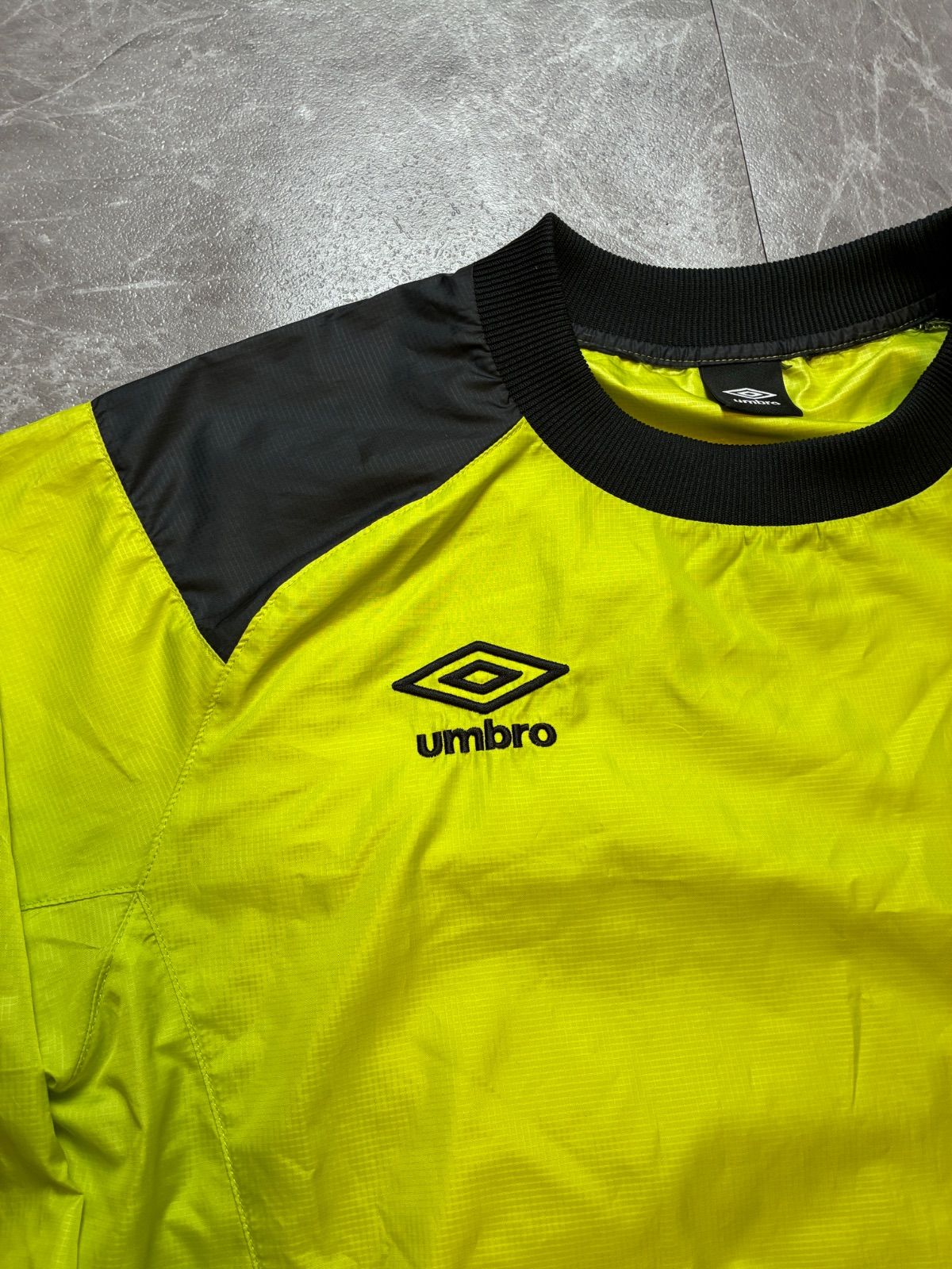 アンブロ 長袖ゲームシャツ 蛍光イエロー Y2K 胸ロゴ 美品 umbro
