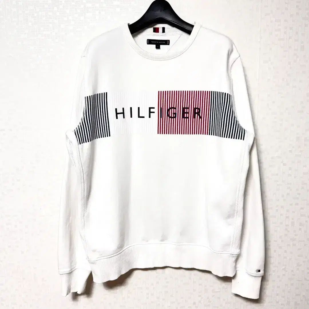 L 100 Tommy Hilfiger トミーヒルフィガー ビックロゴ スウェットシャツ 白