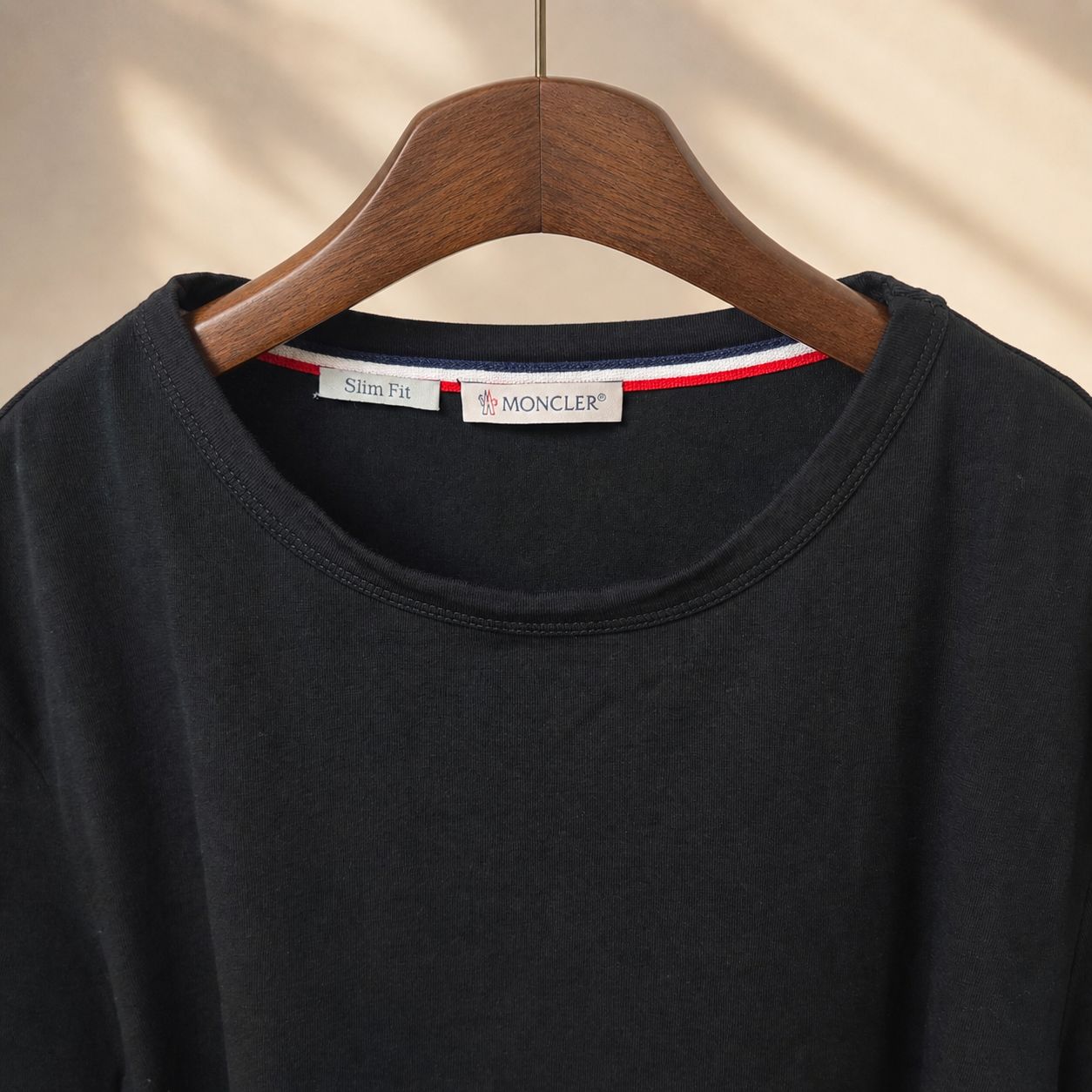 MONCLER スリムフィット ブラック Tシャツ モンクレール スリム