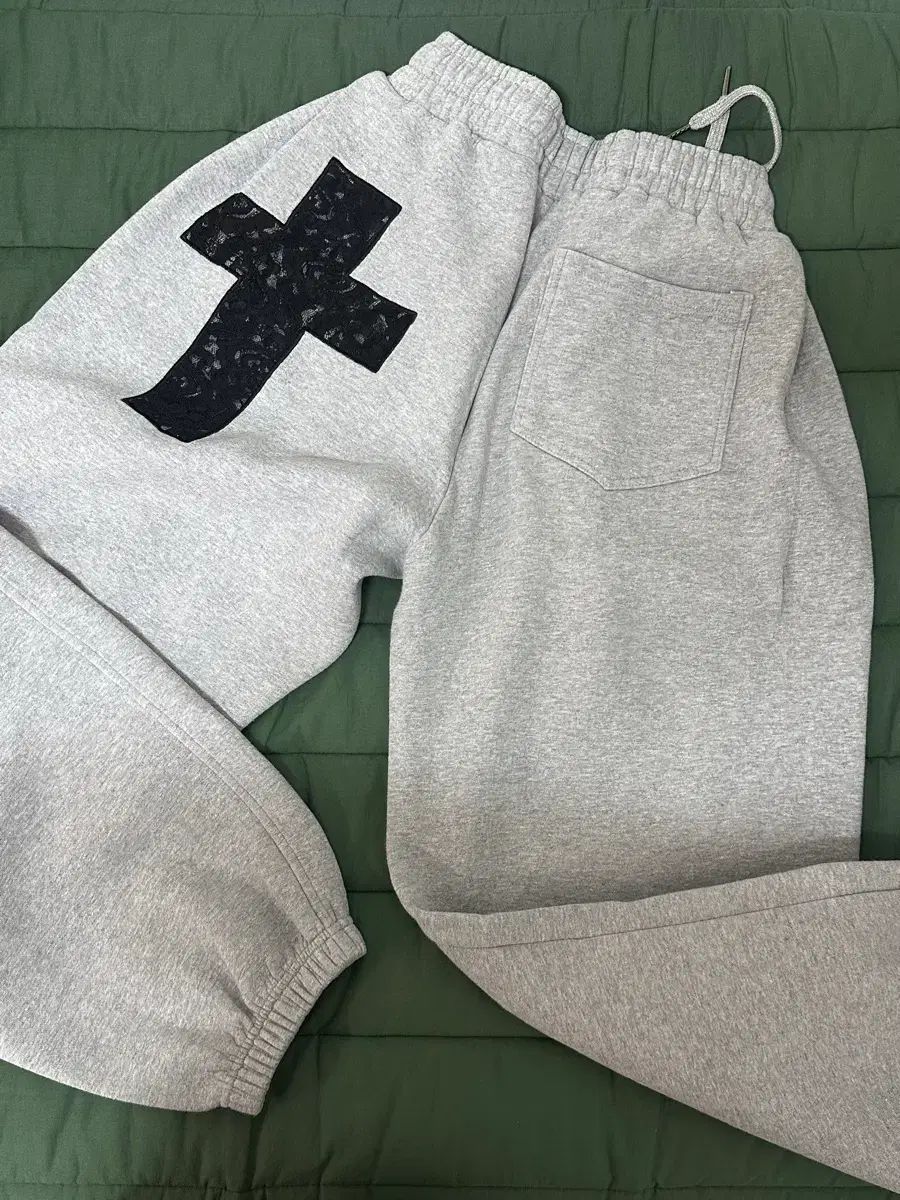 アカム AAKAM Laced CROS2 Patch Sweatpants
