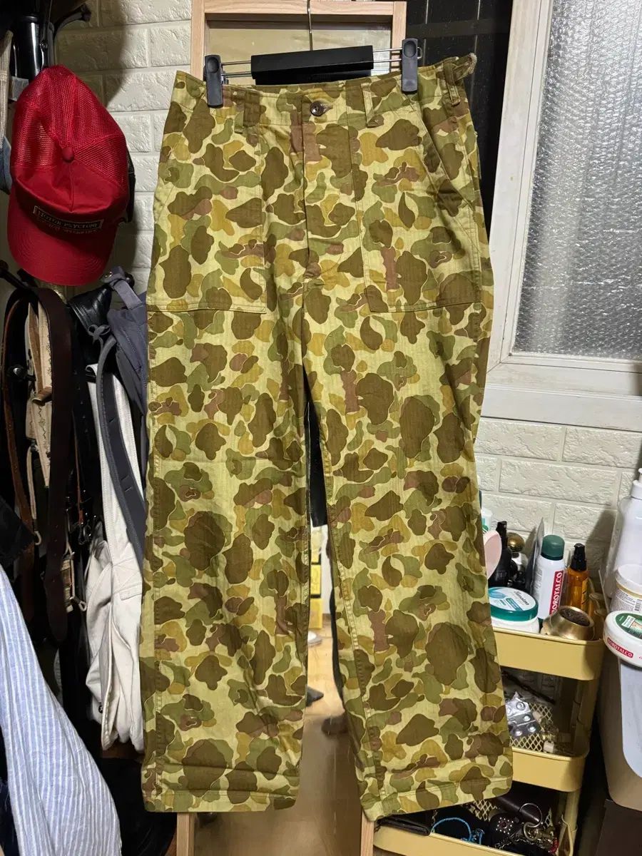 本サクラ カモフラ パンツ