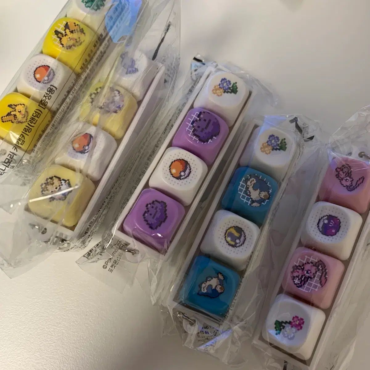 未開封 オリーブヤング 聖水 ポップアップ トニモリ ポケットモンスター キーホルダー ミュ